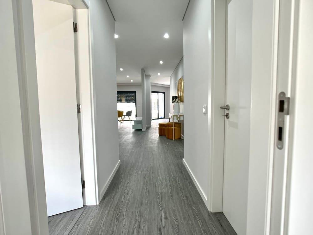 Apartamento T3 Com Piscina e Garagem - Olhão